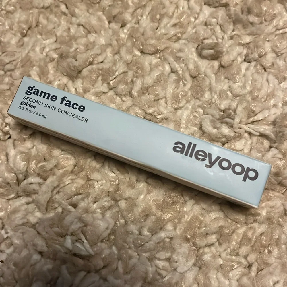 Alleyoop game face concealer in golden
